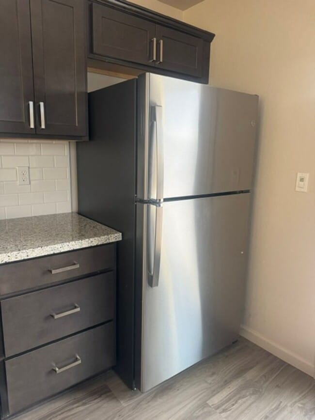 Foto del edificio - 2395 Oakmont Cir