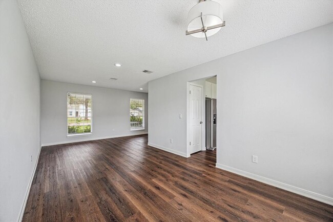 Foto del edificio - 21419 Highland Knolls Dr