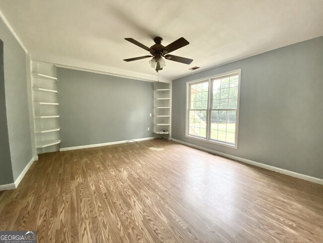 Foto del edificio - 261 Dempsey Brown Rd