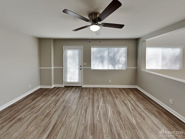 Foto del edificio - 1933 Desert Sage Ave