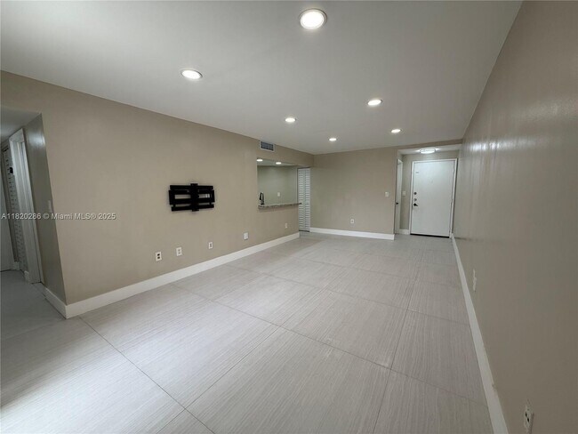Foto del edificio - 9405 Fontainebleau Blvd