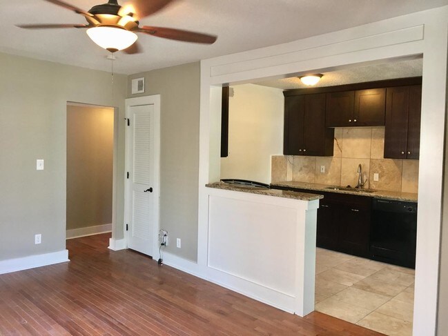 Foto del edificio - 4326 Roanoke Pkwy