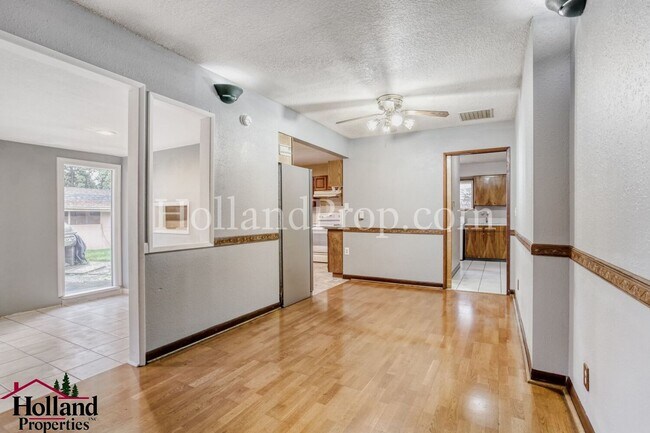 Building Photo - Beautiful Single-Level Hillsboro Home with Covered Deck!