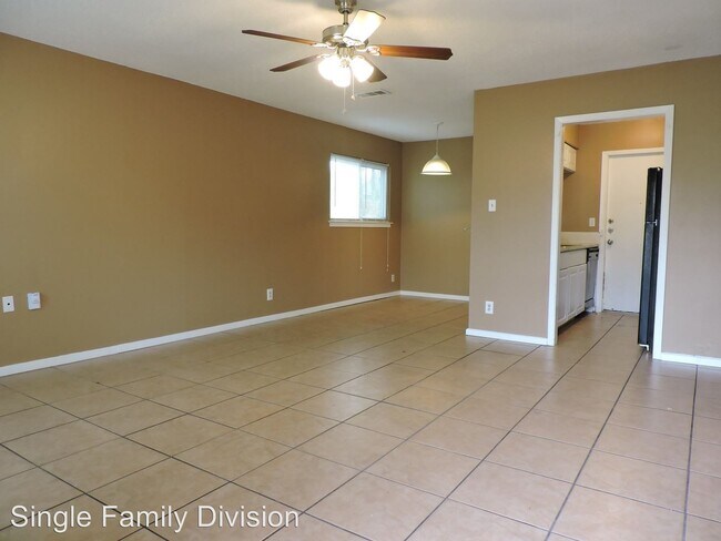 Building Photo - 207 Liverpool Dr