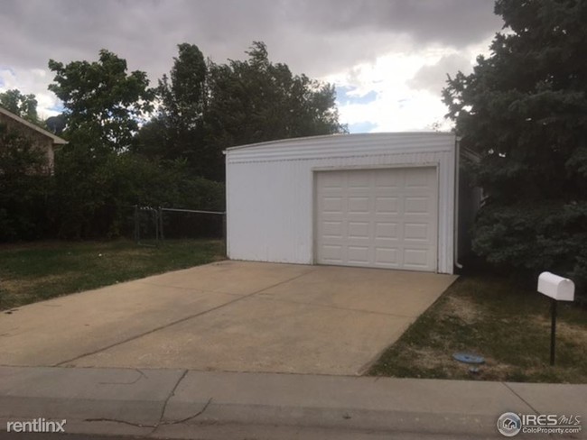 Building Photo - 1057 Glen Dale Cir
