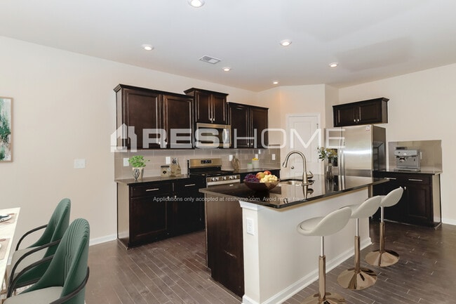 Building Photo - 236 Paulownia Cir