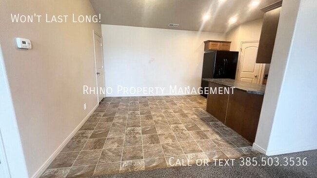 Foto del edificio - 1019 Village River Ln