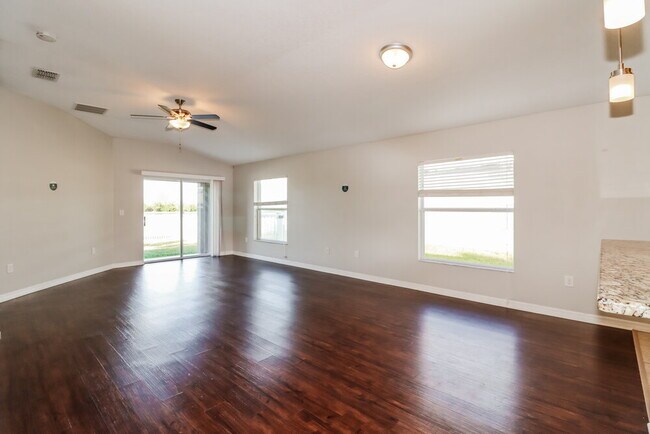 Foto del edificio - 1339 Pasadena Bloom Ln