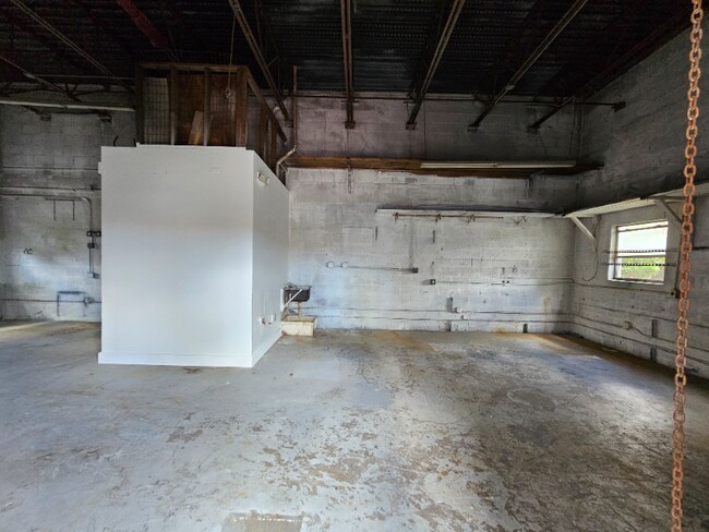 Building Photo - 2208 SW 60th Way