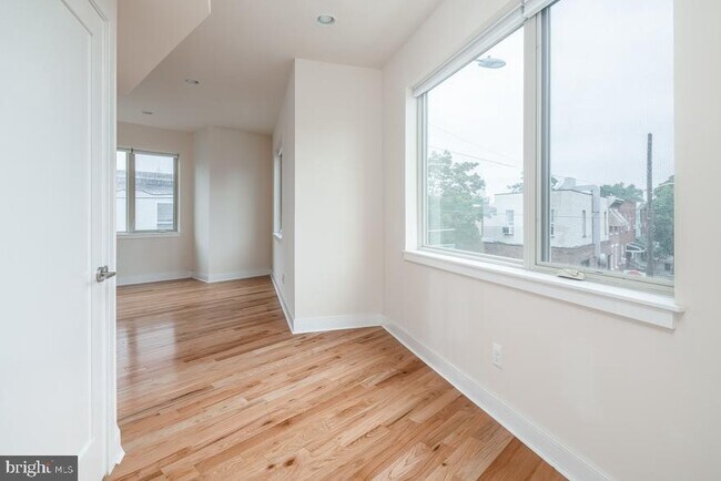 Foto del edificio - 1242 Point Breeze Ave