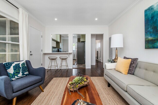 Foto del edificio - 2115 Ocean Park Blvd