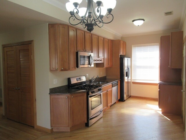 Foto del edificio - 4904 N Drake Ave