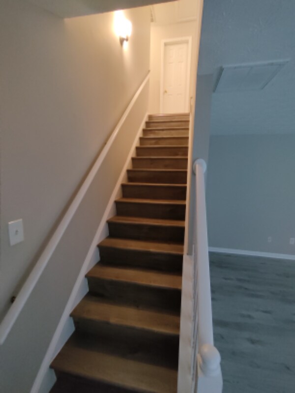 Foto del edificio - 289 Silver Ridge Dr