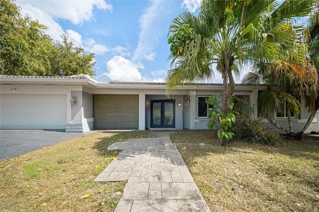 Photo - 16770 Lakeview Ct House