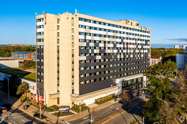 Building Photo - Quinpool Tower