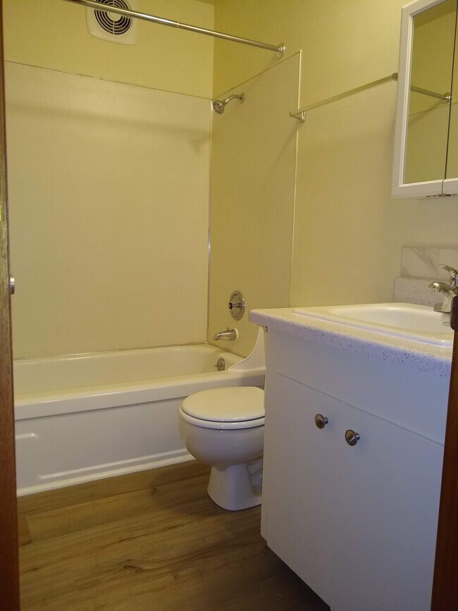 Bathroom - 3965 SE Gladstone St