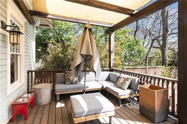 Building Photo - 349 9th St NE