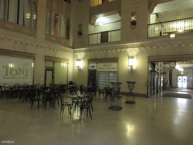 Foto del edificio - Studio, 1 bath  - 55 E Washington St Apt 1714