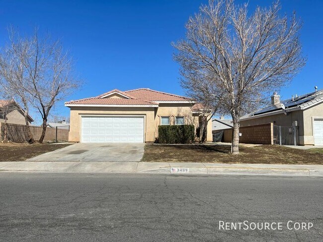 Building Photo - 4 Bedroom / 2 Bathroom house for rent in L...