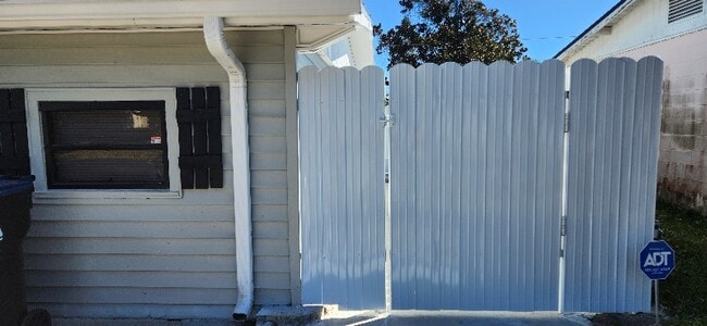 Building Photo - 5411 Spaatz Ave