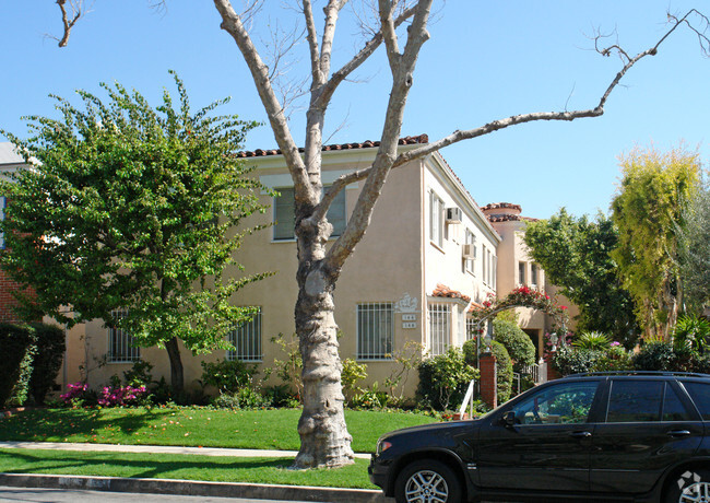 Building Photo - Canon Drive Apartments