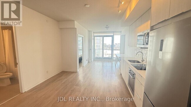 Photo du bâtiment - 36 Forest Manor Rd