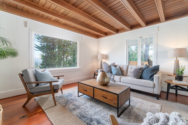 Foto del edificio - 24 Hillcrest Rd