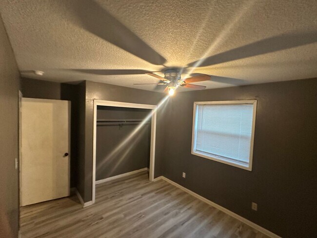 Foto del edificio - Cotton Wood