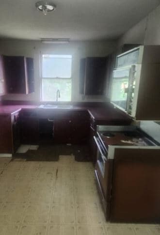 Building Photo - 2824 S Boots St