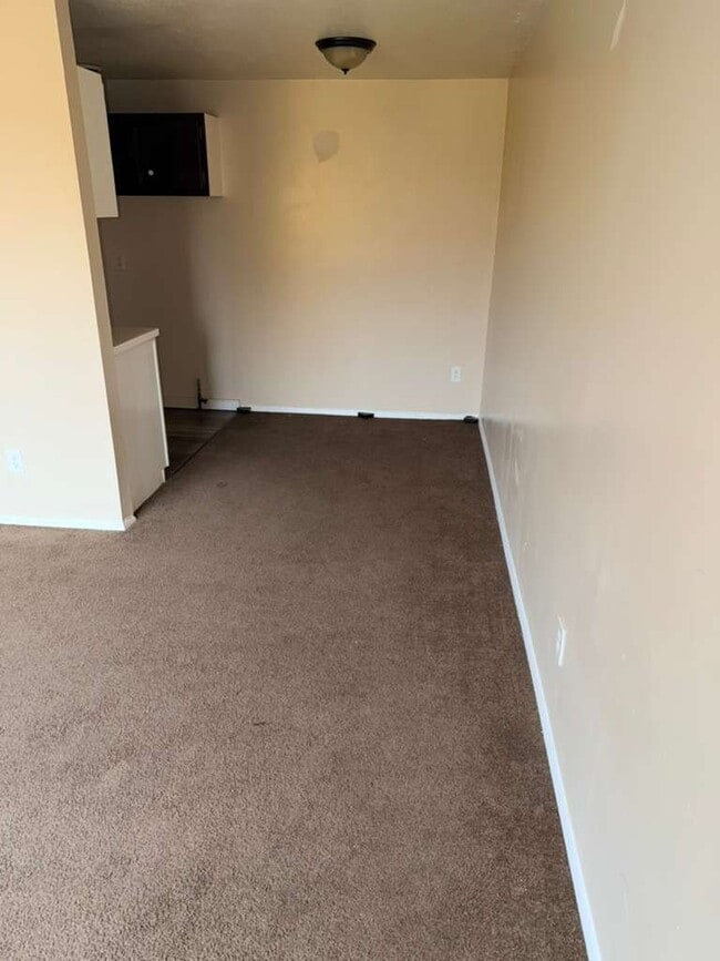 Foto del edificio - 14815 Euclid Ave