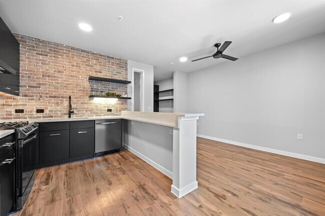 Foto del edificio - 4510 Terry-O Ln