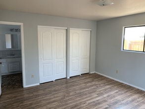 Building Photo - 825 Raaberg Way