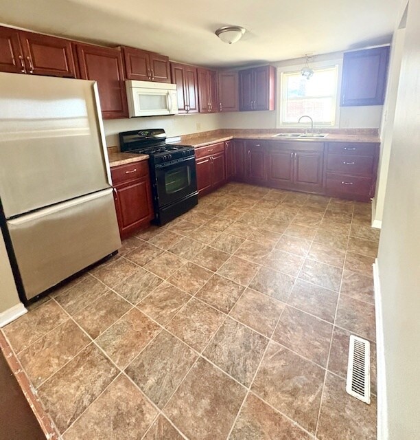 Building Photo - 1957 County Rd 3000 N