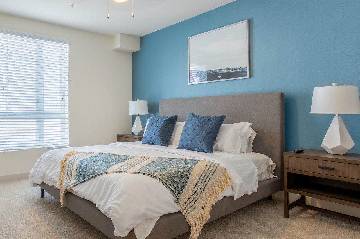 Foto principal - 8798 Spectrum Center Blvd