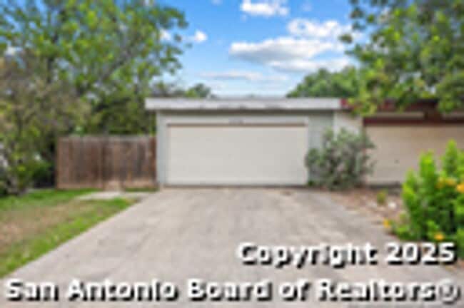 Building Photo - 11756 Spring Club Dr