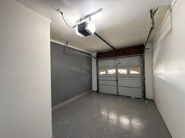 Foto del edificio - 217 Avenue E