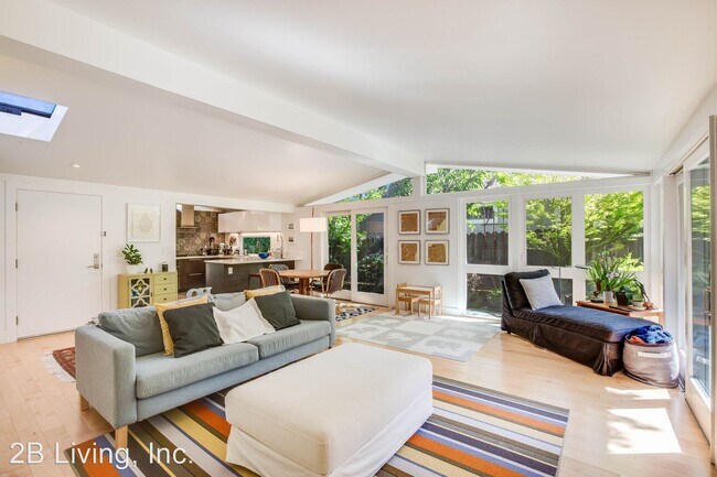 Building Photo - 3 br, 2 bath House - 11 Willow Glen Way