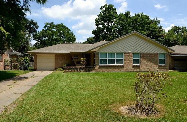 Building Photo - 6022 Moonmist Dr