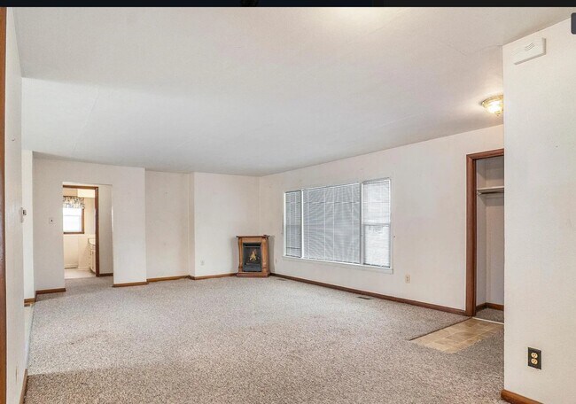 Foto del edificio - 6833 E 950 N