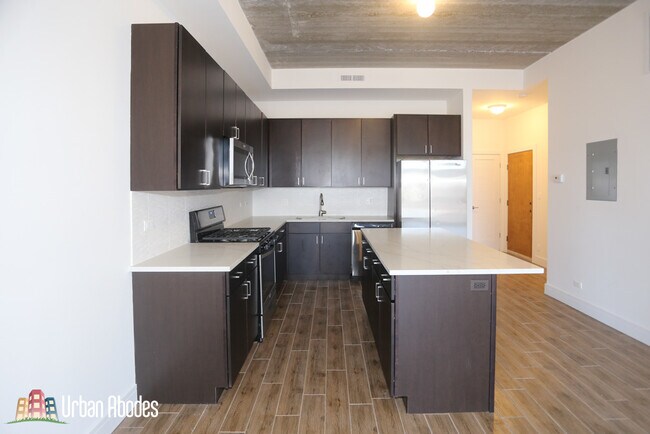 Building Photo - 2944 N Halsted St