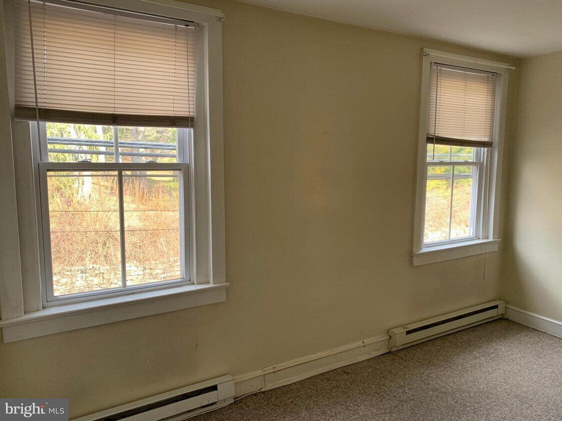 Foto principal - 1406 W Strasburg Rd