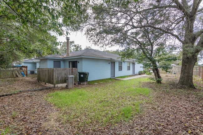 Building Photo - 455 Stara Cir