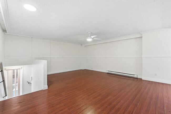 Photo du bâtiment - 12990-12972 72 Ave