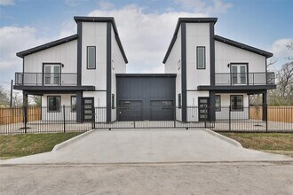 Building Photo - 8220 Bonaire St