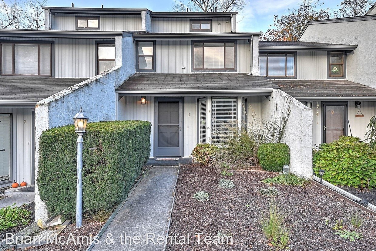 2420 Volunteer Pkwy Bristol Tn 37620 House For Rent In Bristol Tn Apartments Com