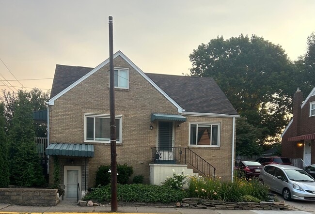 Photo - 1704 Monongahela Ave (Pittsburgh, PA) House