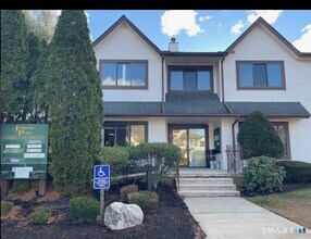 Building Photo - 4 Forest Park Dr