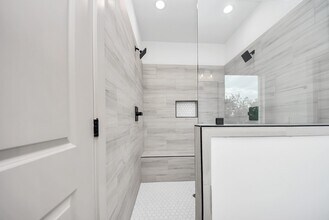 Building Photo - 5317 Kindred Gdn Ln