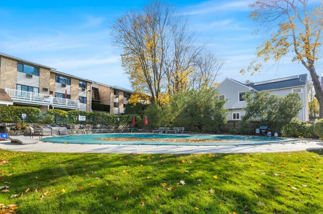 Foto del edificio - 180 Glenbrook Rd