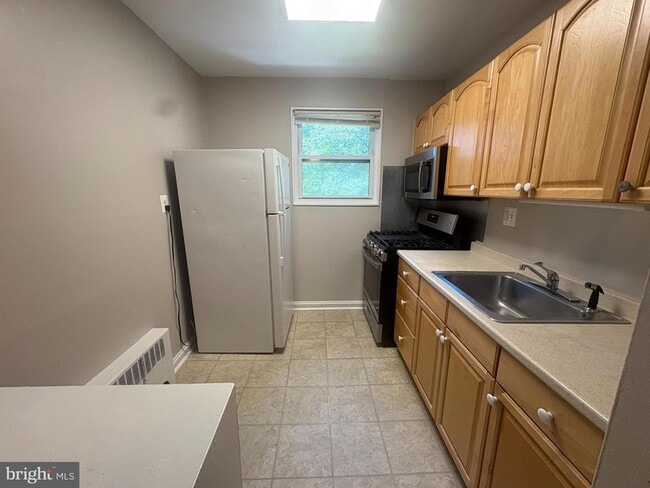 Building Photo - 612 Kennebec Ave